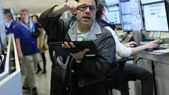 美股开盘小幅上扬,油价出现回落;地缘局势仍牵动市场神经。 股票财经 美股开盘小幅上扬,油价出现回落;地缘局势仍牵动市场神经。 股票财经 美股开盘小幅上扬,油价出现回落;地缘局势仍牵动市场神经。 股票财经