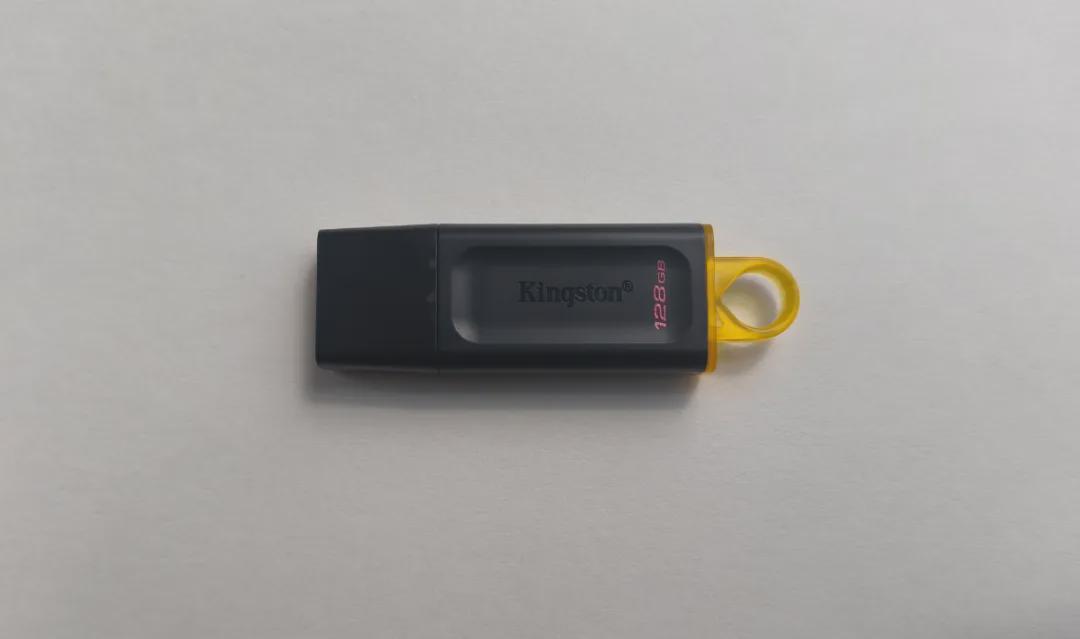  职场数据安全警示录：一次"愚人节"玩笑引发的技术反思与防护策略 IT技术