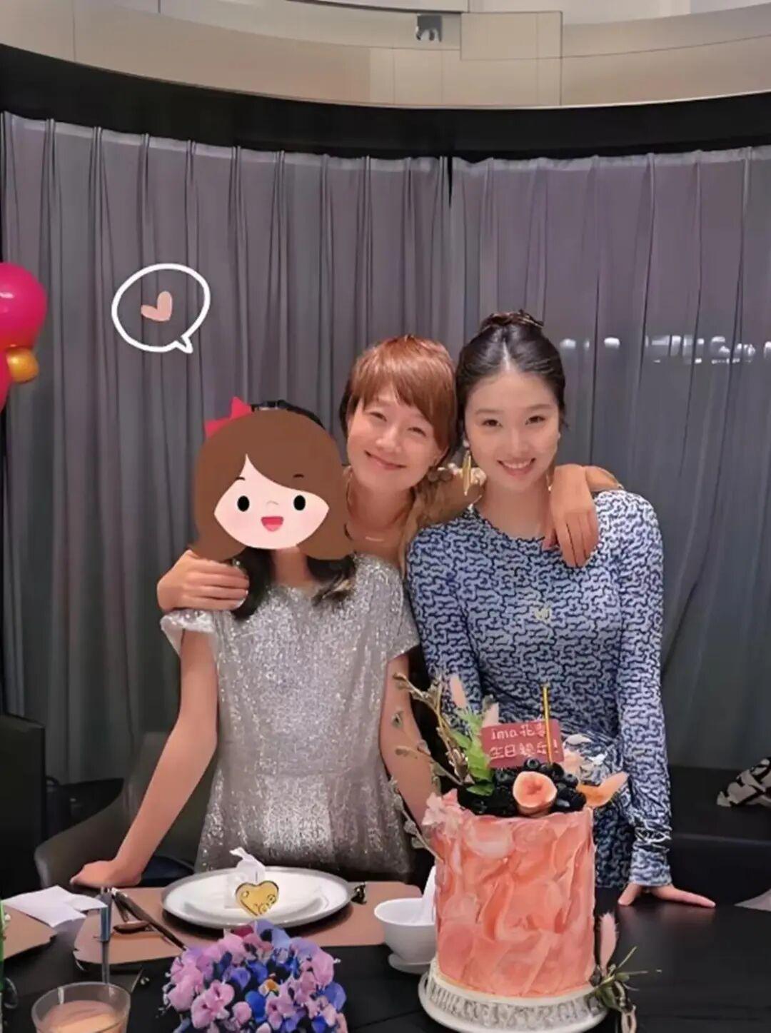  从顶流到烟火：文章餐饮创业的底层逻辑与人生重塑 娱乐新闻