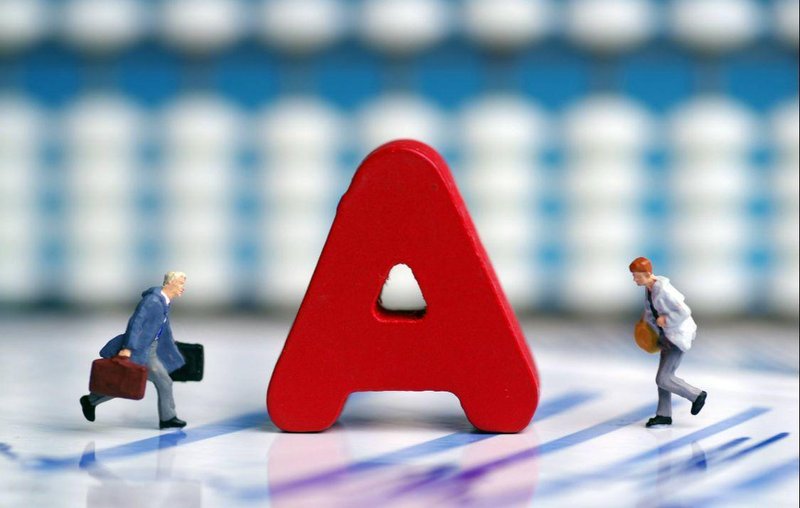  【技术解码】从3995到4000：券商板块爆发背后的量价逻辑与明日走势推演 股票财经