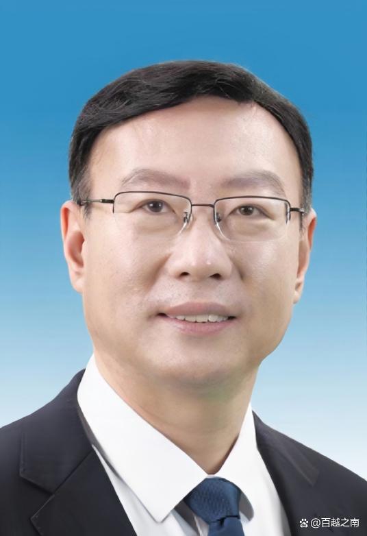 从管理科学到政务智慧：一位技术派领导三十年职业轨迹的深度解码 新闻